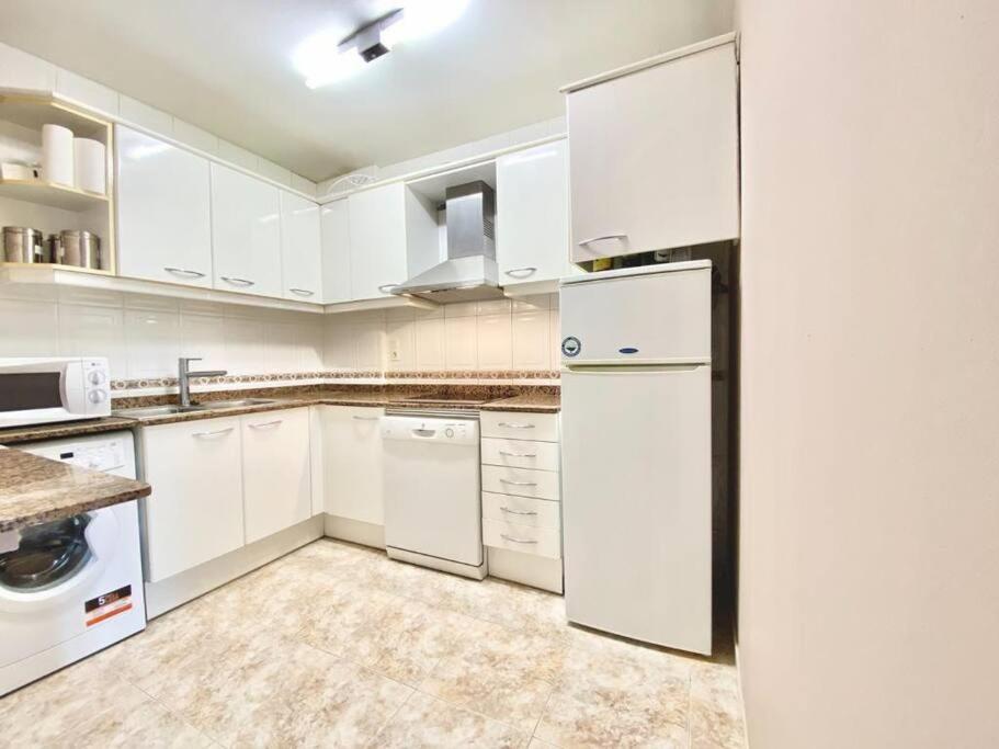 For A Stay Living Park Салоу Екстериор снимка