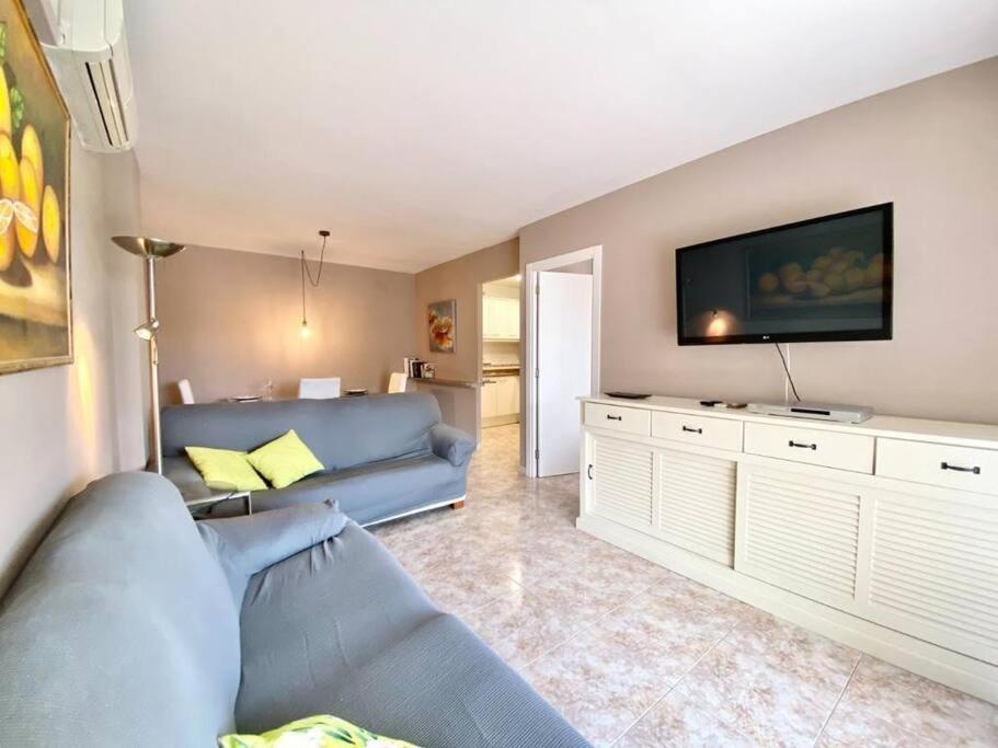For A Stay Living Park Салоу Екстериор снимка