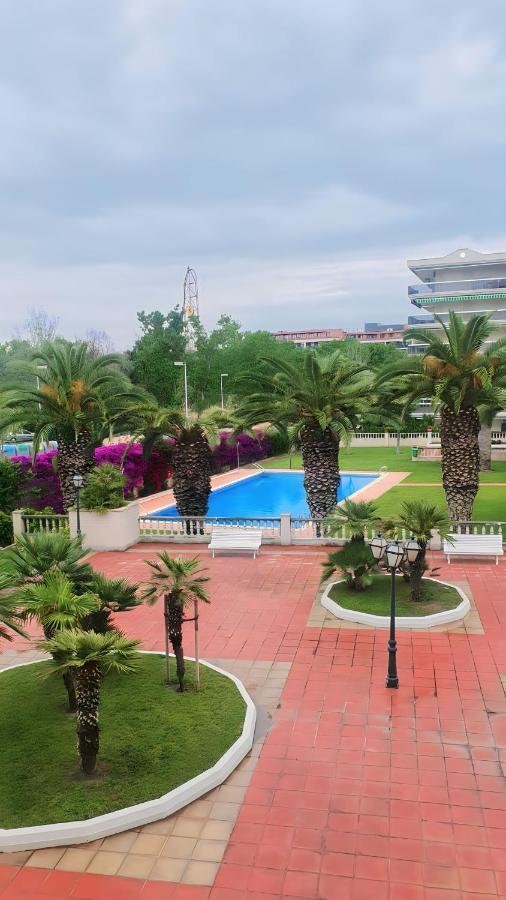 For A Stay Living Park Салоу Екстериор снимка